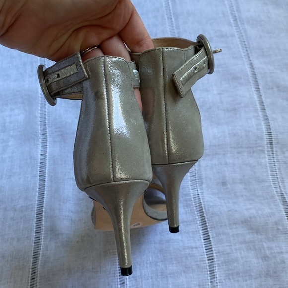 Antonio Melani silver leather heels with ankle strap. - Picture 5 of 13